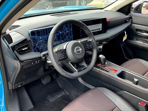 New 2025 Nissan Kicks SR image 9