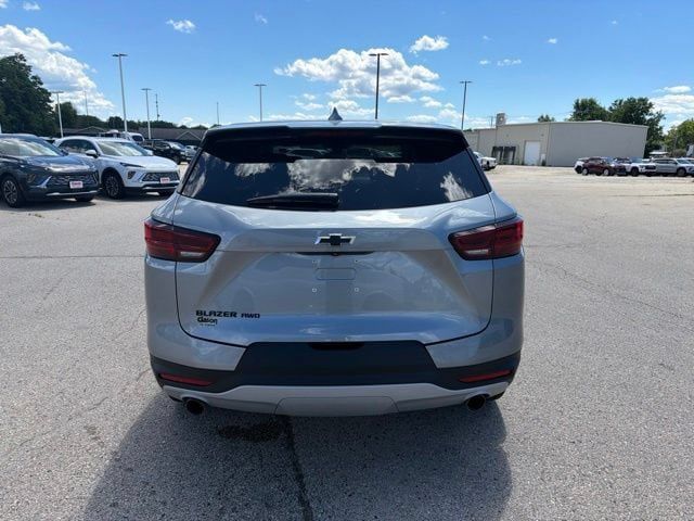 Used 2024 Chevrolet Blazer LT w/ LPO, Black Grille Bar Package AWD/4WD image 4