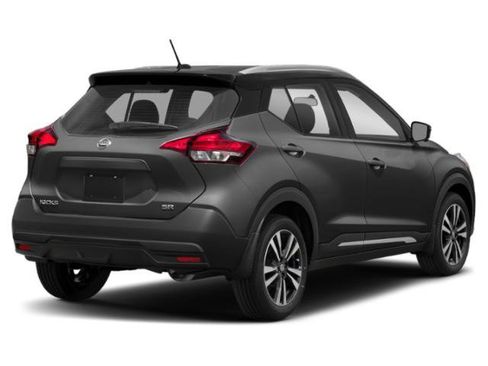 Used 2020 Nissan Kicks SR w/ SR Premium Package FWD image 2
