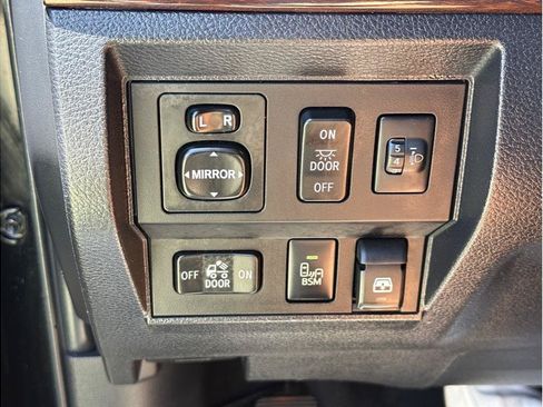 Used 2017 Toyota Tundra Limited w/ Limited Premium Package AWD/4WD image 32