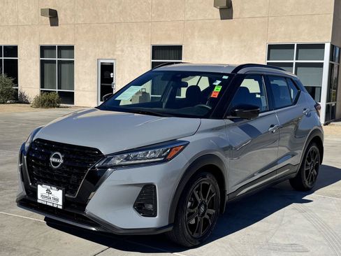 Used 2023 Nissan Kicks SR FWD image 3