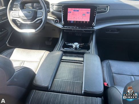 Used 2024 Jeep Wagoneer Series II w/ Flexible Seating Group RWD image 15