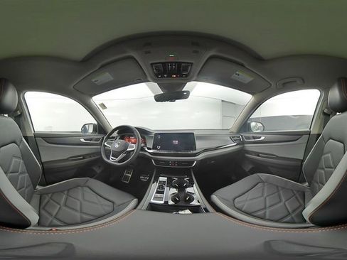 New 2026 Volkswagen Atlas Peak Edition image 12