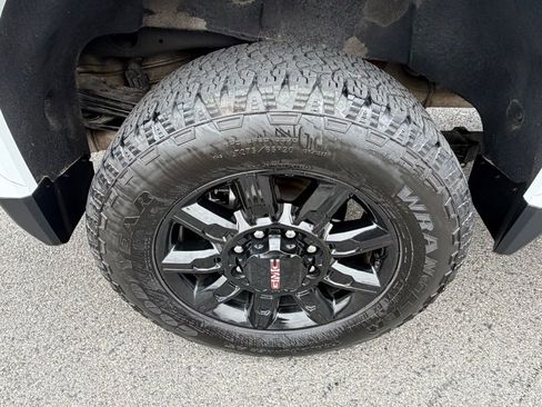Used 2024 GMC Sierra 2500 AT4 w/ AT4 Premium Plus Package image 18