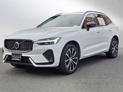 Certified 2023 Volvo XC60 T8 Plus w/ Climate Package image 3