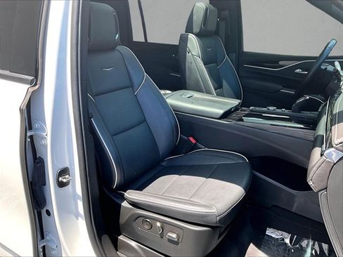 Used 2022 Cadillac Escalade ESV Sport w/ Touring Package RWD image 9