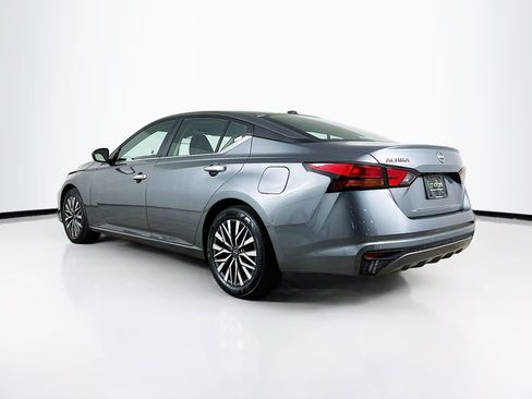 Used 2025 Nissan Altima 2.5 SV image 5