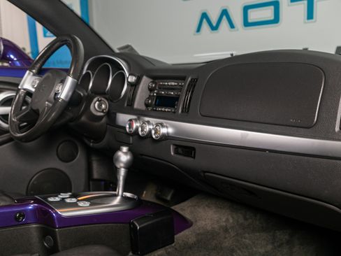 Used 2004 Chevrolet SSR w/ Preferred Equipment Group image 25