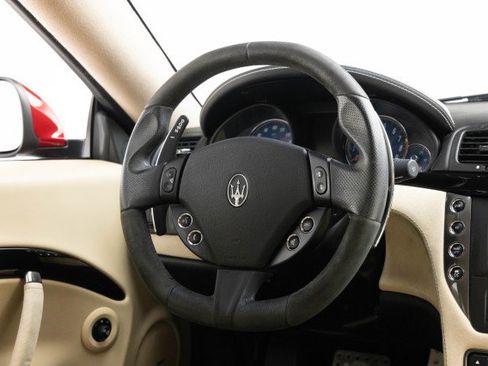 Used 2015 Maserati GranTurismo Sport image 12