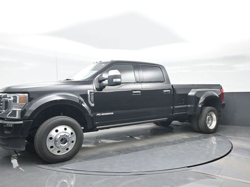 Used 2021 Ford F450 Platinum image 2