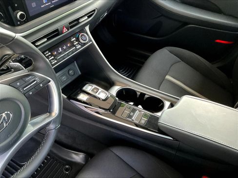 Used 2021 Hyundai Sonata SEL FWD image 17