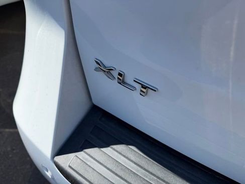 Used 2024 Ford Expedition Max XLT RWD image 5