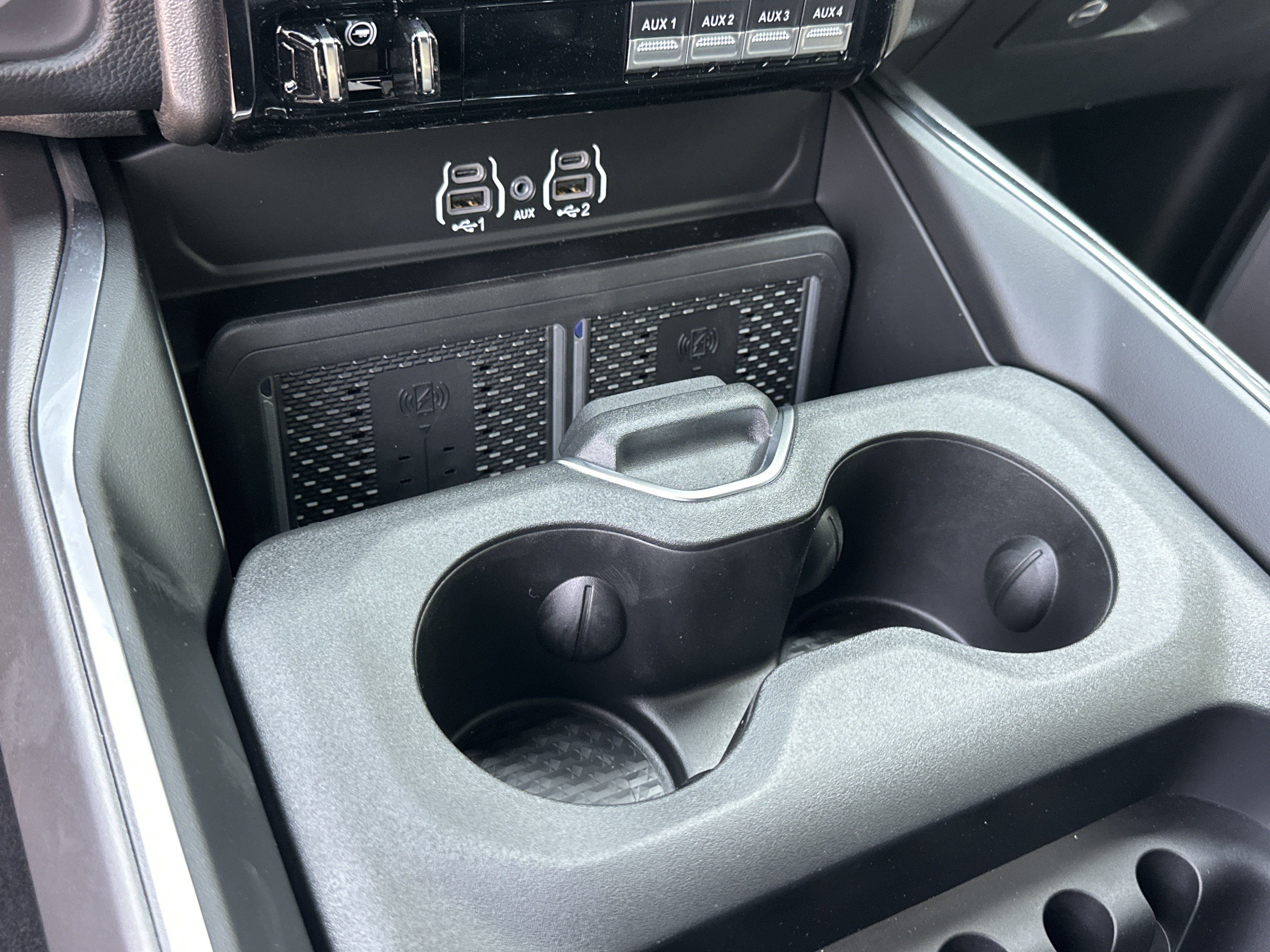 New 2026 RAM 2500 Laramie AWD/4WD image 7