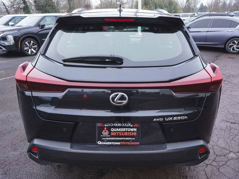Used 2023 Lexus UX 250h 250h Premium image 6