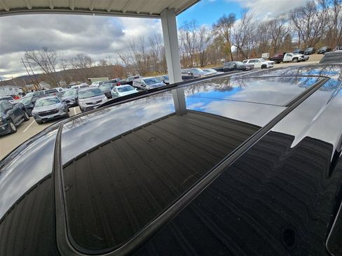 Used 2022 Chevrolet Tahoe RST w/ Luxury Package image 19