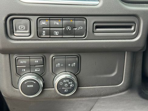 Used 2022 GMC Yukon SLT w/ SLT Premium Package image 33