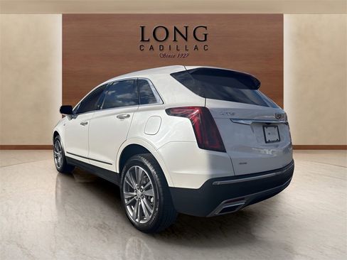 Certified 2025 Cadillac XT5 Premium Luxury image 3