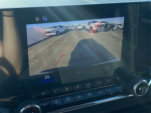 Used 2025 Chevrolet Colorado Z71 w/ Z71 Convenience Package 2 image 17