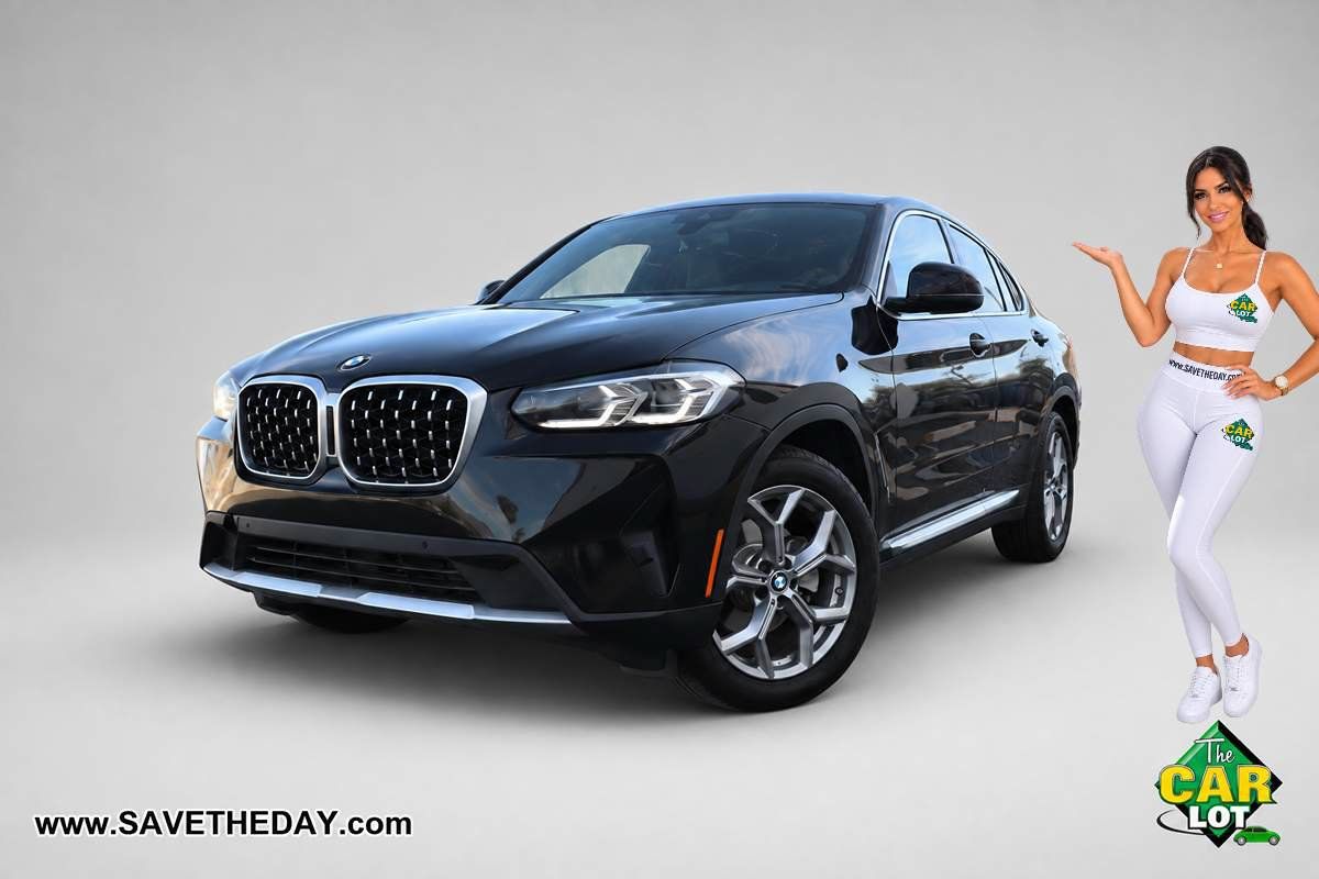 Used 2022 BMW X4 xDrive30i AWD/4WD image 1