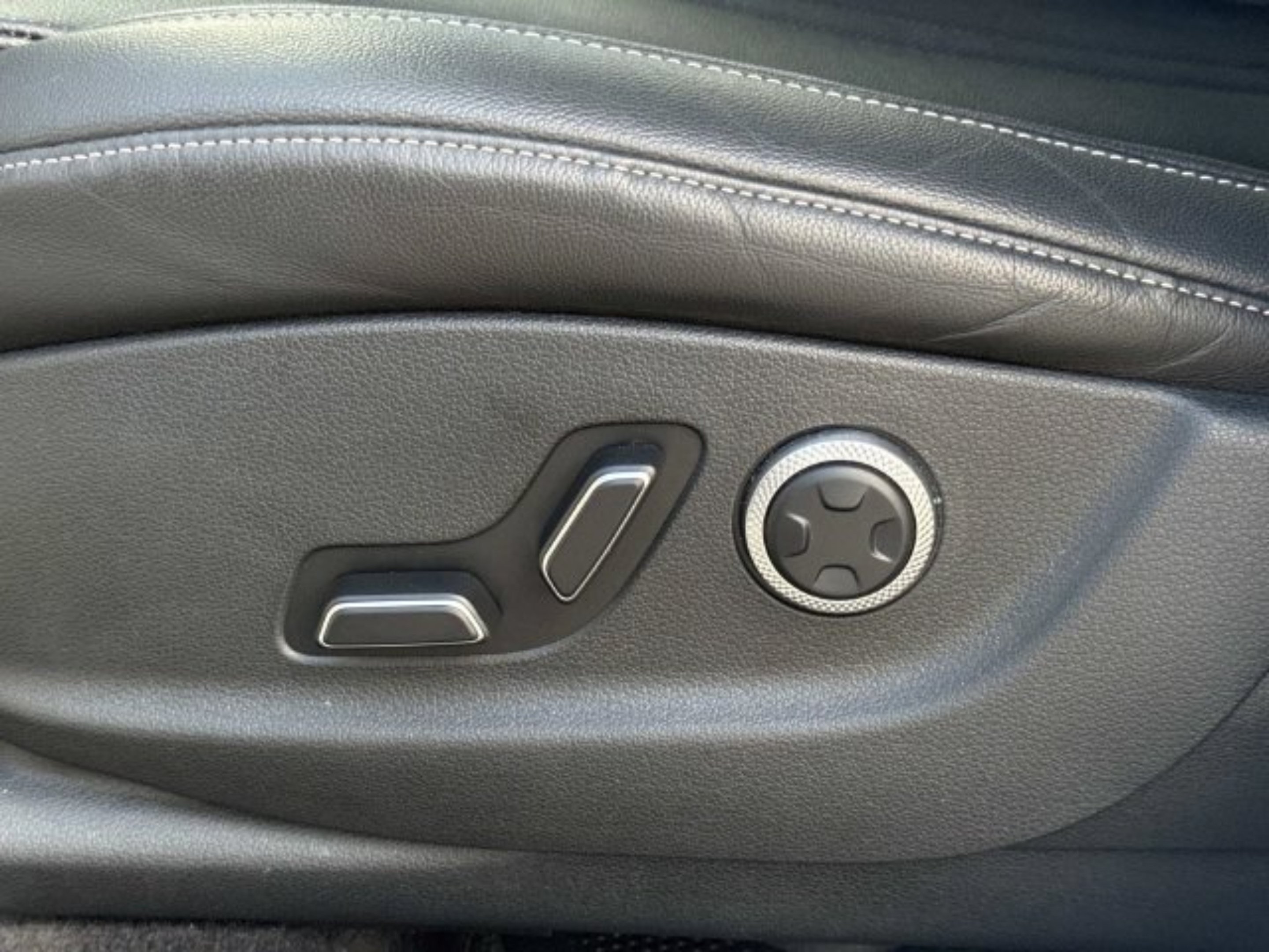 Used 2026 Genesis GV80 2.5T AWD/4WD image 16