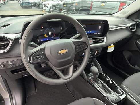 New 2026 Chevrolet TrailBlazer LS w/ LS Convenience Package FWD image 3