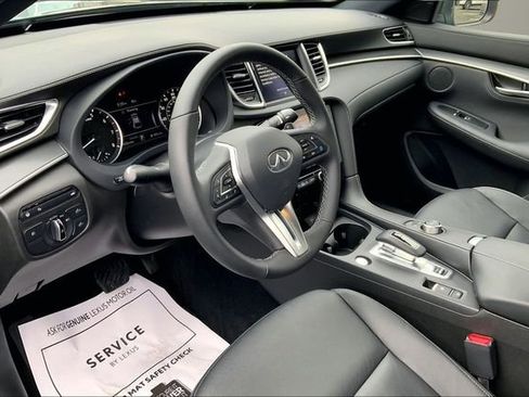 Used 2025 INFINITI QX55 Luxe w/ Accent Package image 11