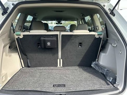 Used 2025 Volkswagen Atlas SE image 11