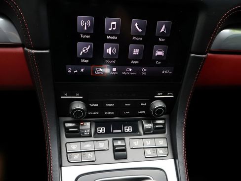 Used 2024 Porsche 718 Boxster RWD image 19