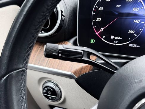 Used 2025 Mercedes-Benz C 300 Sedan image 14