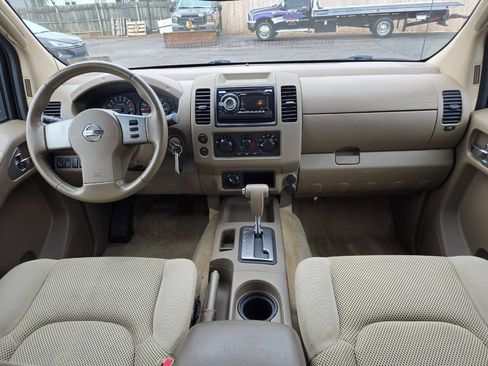 Used 2005 Nissan Frontier LE w/ (J01) Sunroof Pkg image 24