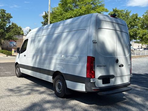 Used 2023 Mercedes-Benz Sprinter 2500 image 6