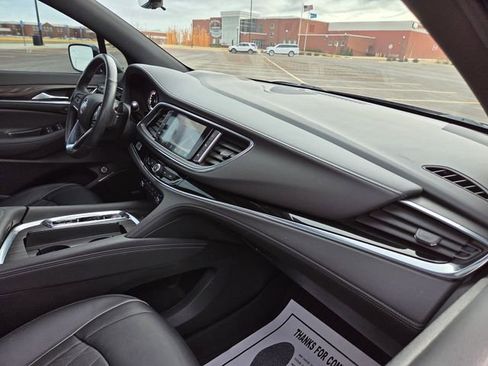 Used 2023 Buick Enclave Avenir w/ Avenir Technology Package image 40