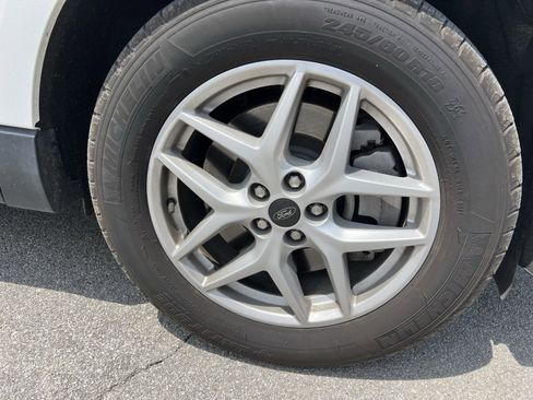 Used 2023 Ford Edge SEL w/ Convenience Package image 10