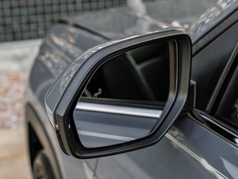 Used 2020 Volkswagen Atlas Cross Sport SE w/ Panoramic Sunroof Package FWD image 37