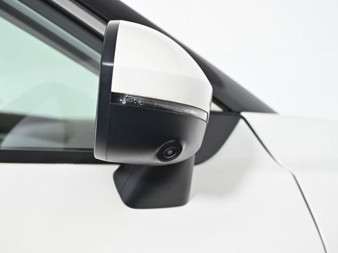 Used 2023 Nissan Rogue SL w/ SL Premium Package image 11