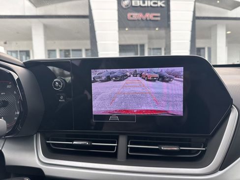 Used 2024 Chevrolet Trax RS image 23