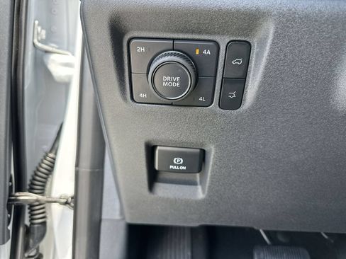 Used 2025 Ford Expedition Platinum AWD/4WD image 18