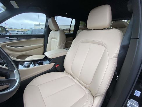 New 2025 Jeep Grand Cherokee Limited image 9