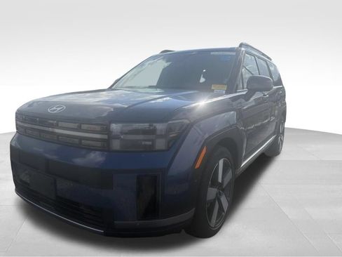 Used 2025 Hyundai Santa Fe Limited FWD image 2