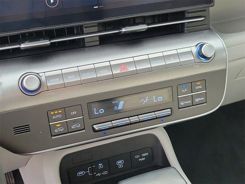 Used 2025 Hyundai Kona SEL image 25