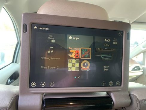 Used 2017 Chrysler Pacifica Touring-L Plus w/ Tire & Wheel Group image 13