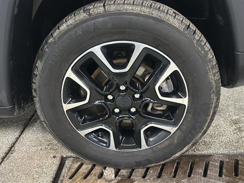 Used 2020 Jeep Compass Trailhawk image 6