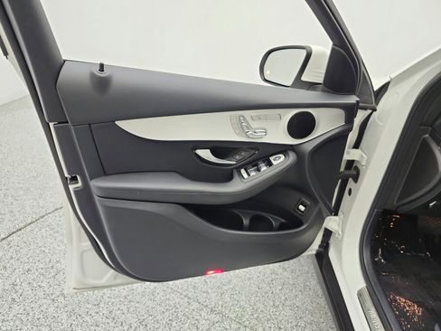 Used 2019 Mercedes-Benz GLC 300 image 15