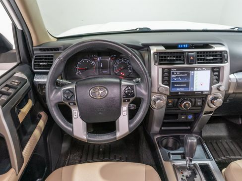 Used 2020 Toyota 4Runner SR5 Premium w/ Moonroof Package RWD image 11