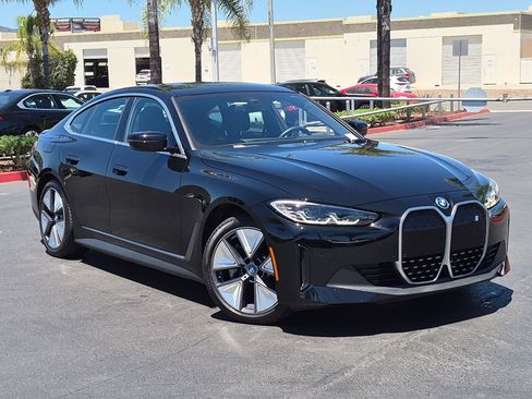 Used 2024 BMW i4 eDrive40 w/ Convenience Package RWD image 2