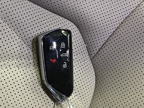 Used 2024 Volkswagen Atlas SE w/ Black Wheel Package image 20