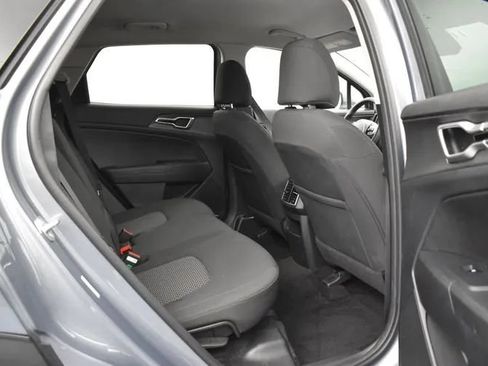 Used 2025 Kia Sportage LX FWD image 18