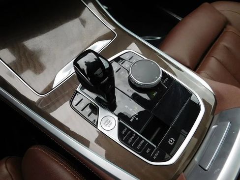 Used 2022 BMW X5 xDrive40i AWD/4WD image 27