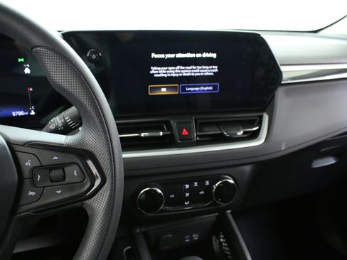 Used 2024 Chevrolet TrailBlazer LS w/ LS Convenience Package FWD image 18