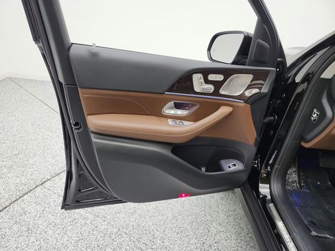 Certified 2026 Mercedes-Benz GLS 450 4MATIC image 15